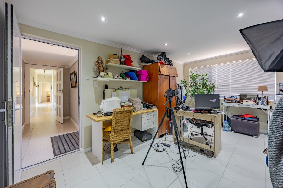 5 Bedroom Property for Sale in Milnerton Central Western Cape